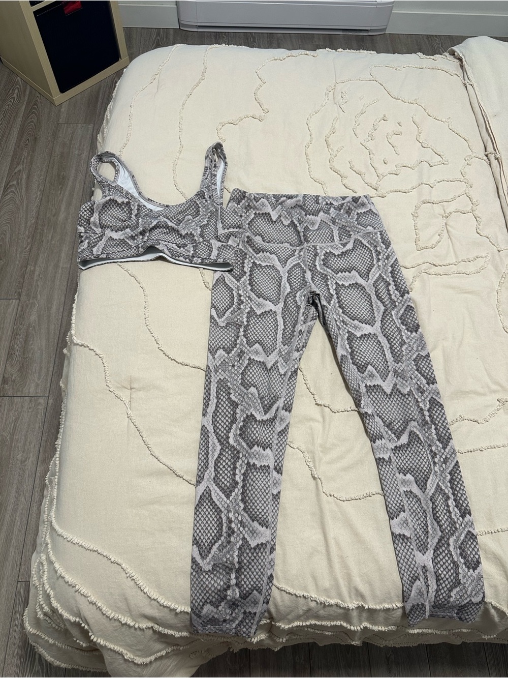Varley Matching Workout Set in Alabaster Python - Picture 4 of 4